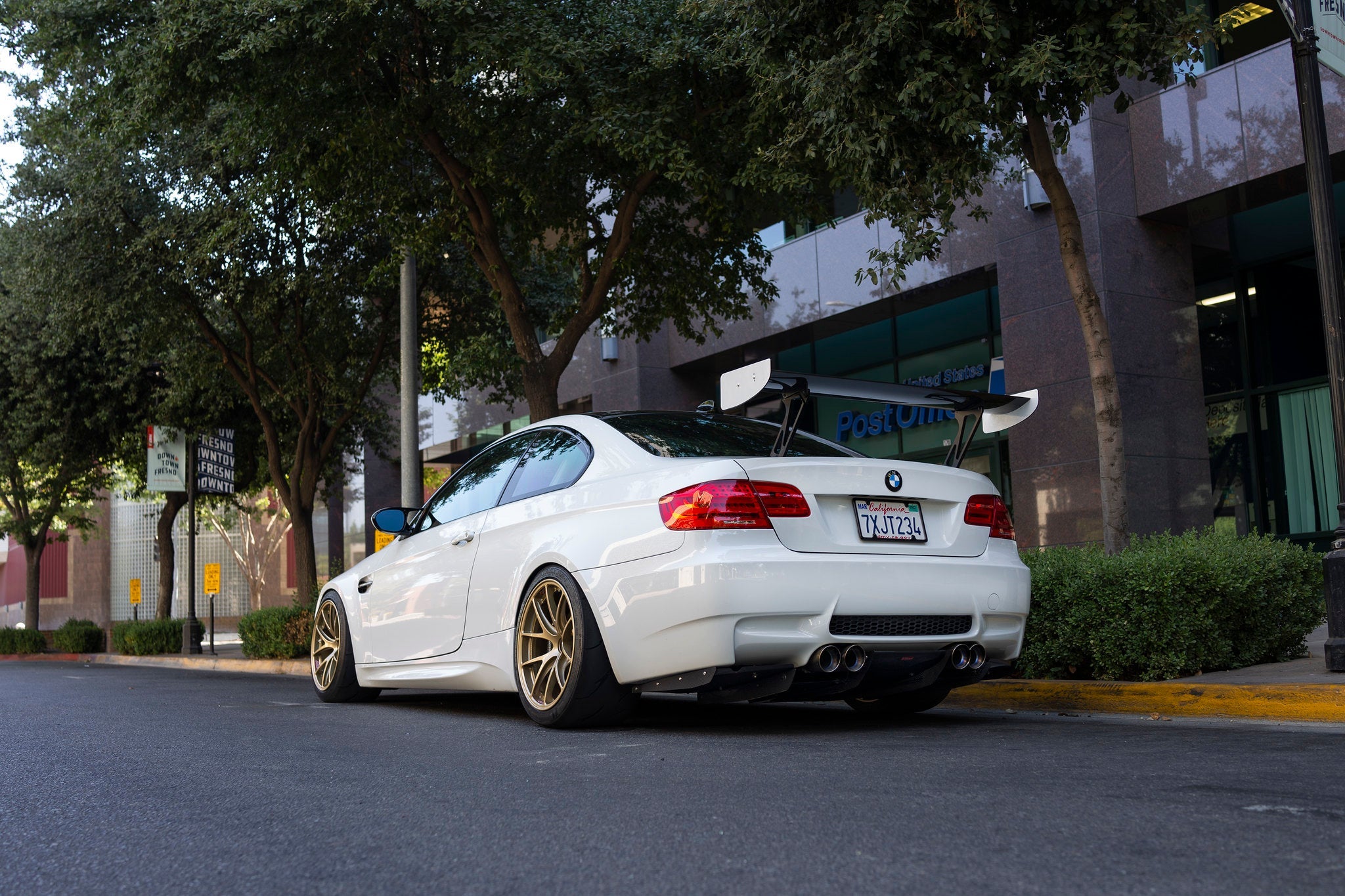 BMW E9X M3 VARIS STYLE CARBON FIBER DIFFUSER UNDERTRAY WITH FINS