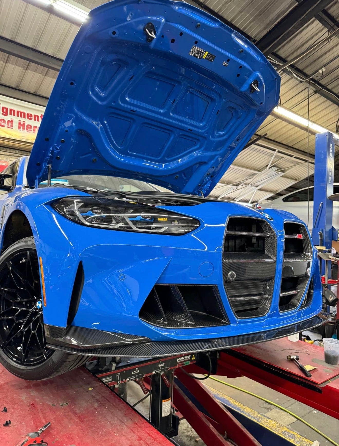 BMW G8X M3/M4 V2 MHC R44 STYLE CARBON FIBER FRONT AIR INLETS DUCTS