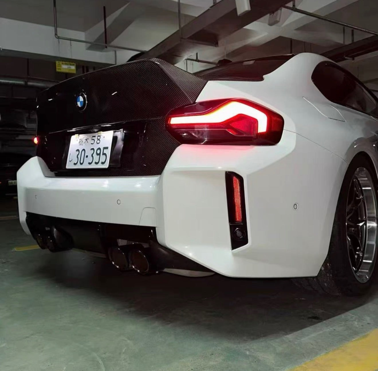 BMW G87 M2 CS Style Dry Carbon Fiber Trunk detail