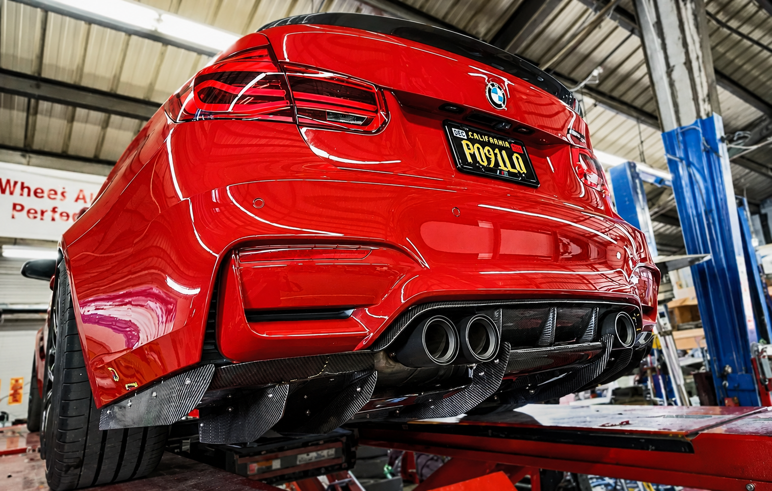 BMW F8X M3 M4 VR Style Carbon Fiber Diffuser Undertray With Fins