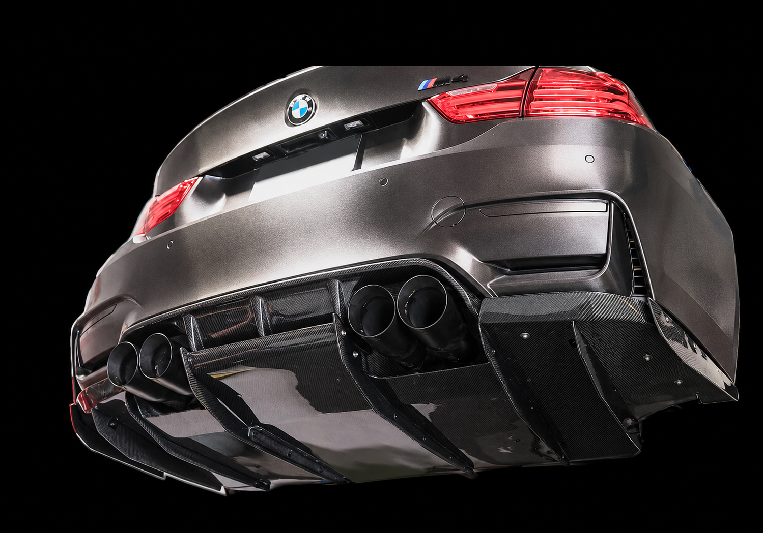 BMW F8X M3 M4 VR Style Carbon Fiber Diffuser Undertray With Fins