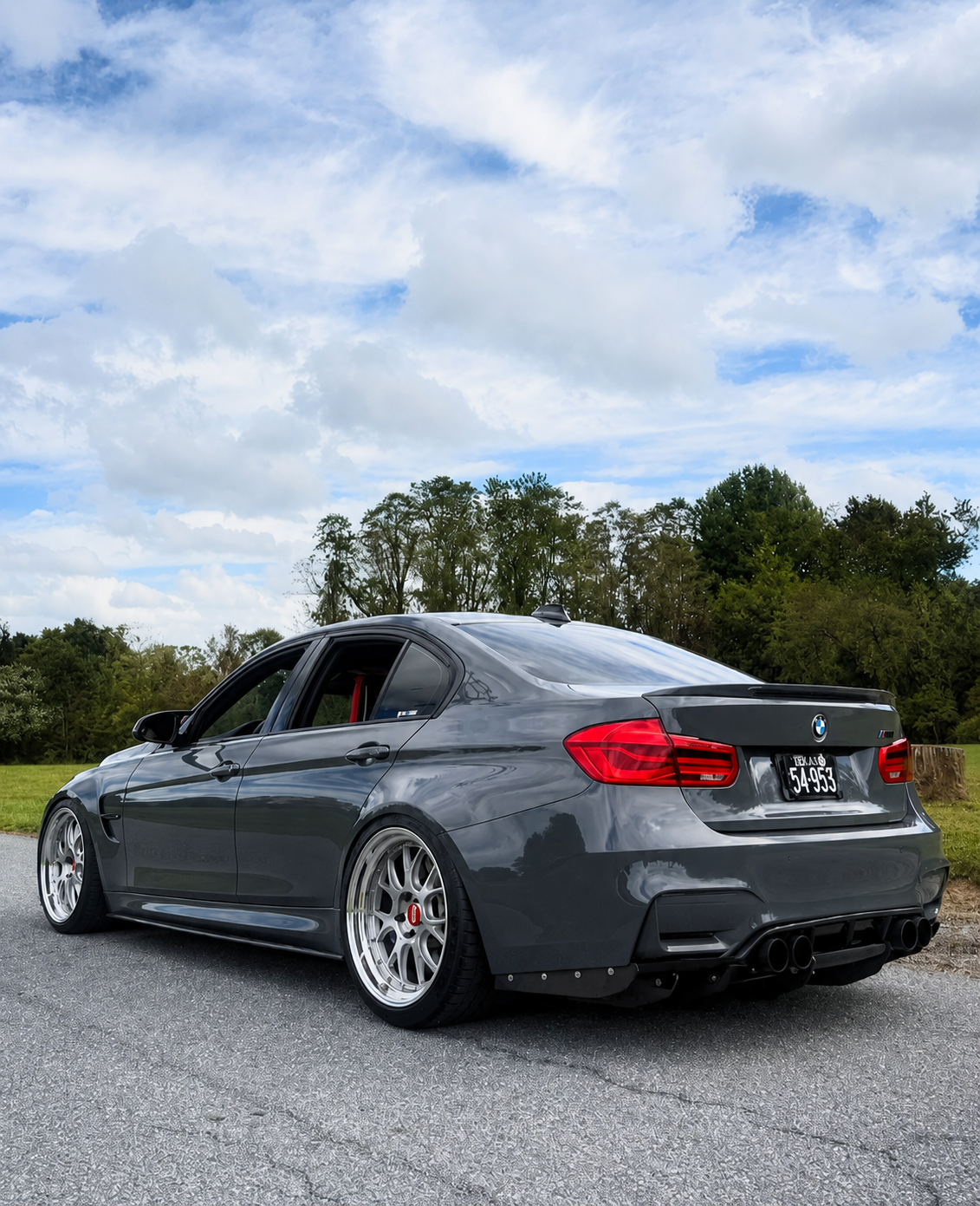 BMW F8X M3 M4 VR Style Carbon Fiber Diffuser Undertray With Fins